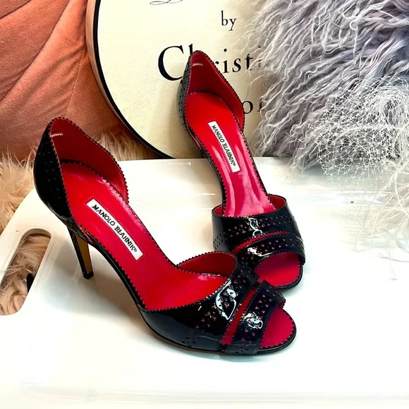 MANOLO BLAHNIK VINTAGE PATENT HEEL - Picture 1 of 13